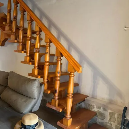 Vila, Upper