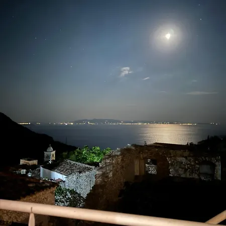 Vila, Upper Dom wakacyjny Qeparo