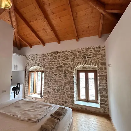 Hébergement de vacances Vila, Upper