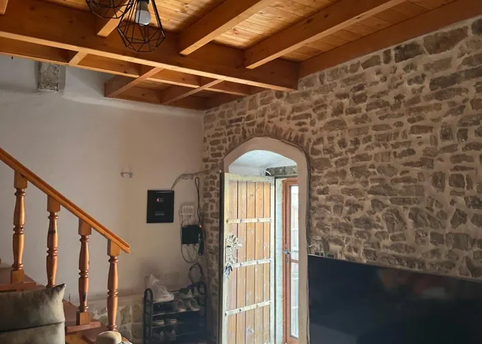 Vila, Upper צ'פרו